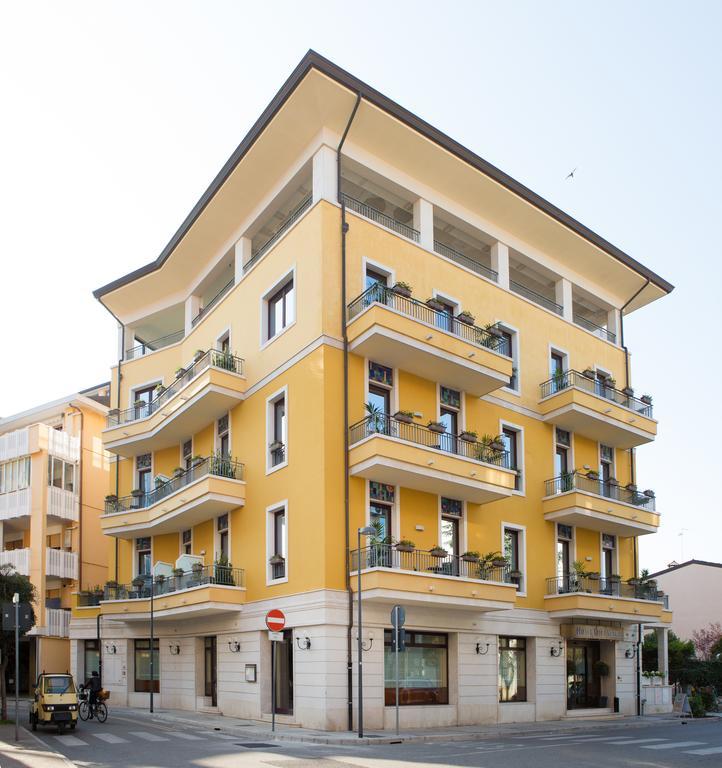 Hotel Villa Venezia Grado Bagian luar foto
